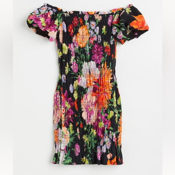 H&M Smocked Floral Off-the-shoulder Dress - Picture 3 of 4